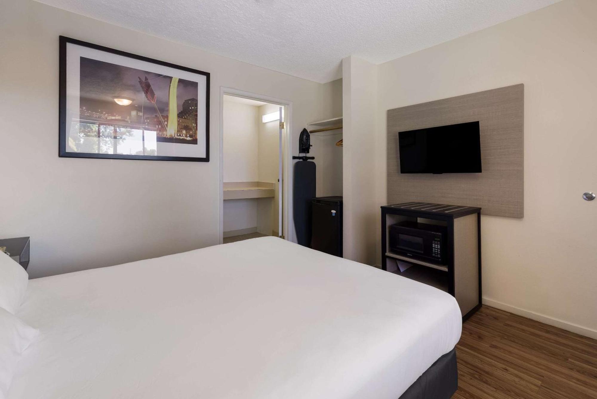 Rodeway Inn ליברמור מראה חיצוני תמונה