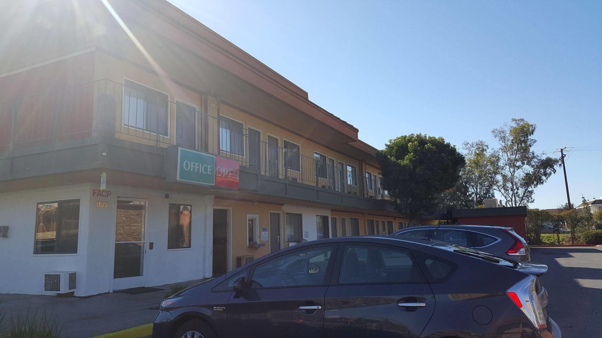 Rodeway Inn ליברמור מראה חיצוני תמונה